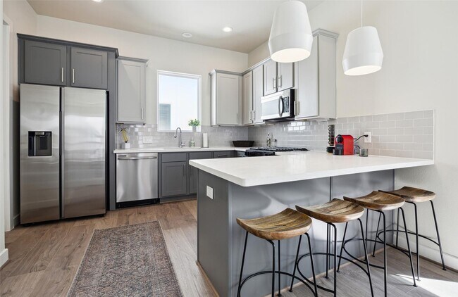 137 Eastwood St in Houston, TX - Building Photo - Building Photo