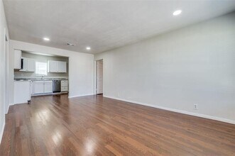 2926 Morgan Dr in Dallas, TX - Building Photo - Building Photo