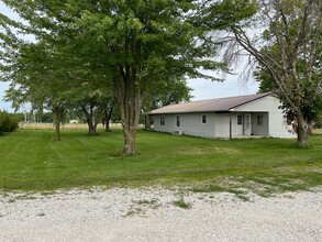 2908 County Road 2610 in Moberly, MO - Foto de edificio - Building Photo