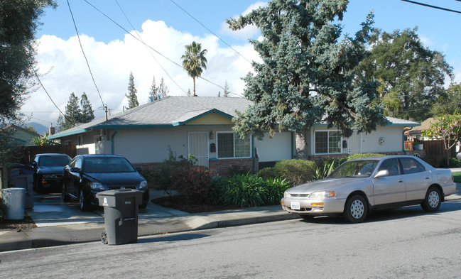 Fairhaven Tri-Plex in Mountain View, CA - Building Photo - Building Photo