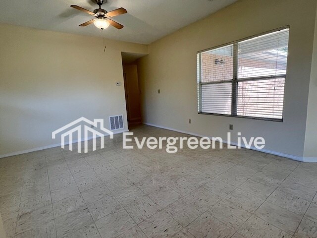 121 Pembroke Ct in Raeford, NC - Building Photo - Building Photo