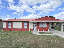 508 W Hal McRae Blvd in Avon Park, FL - Building Photo