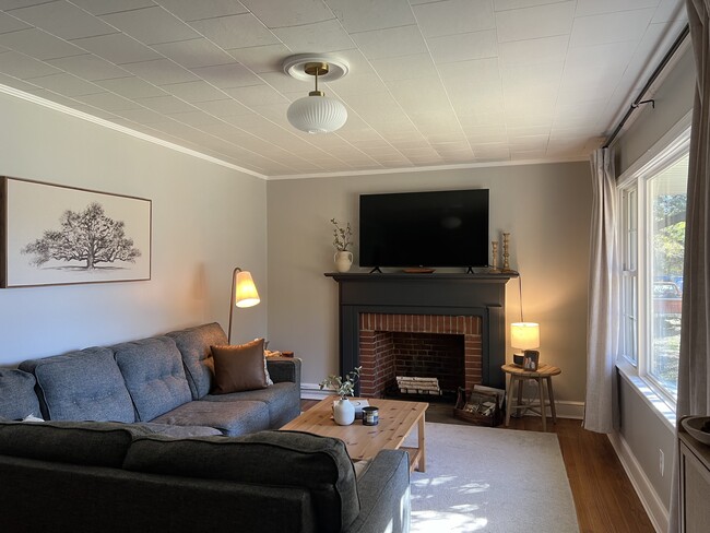 321 Cedar St in Graham, NC - Building Photo - Building Photo