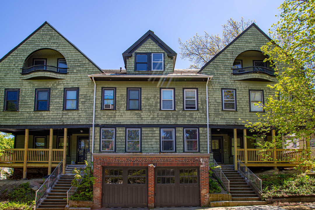 45 Beacon St in Fitchburg, MA - Building Photo