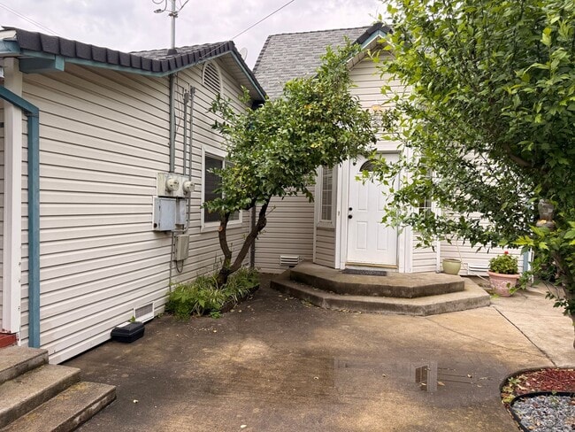 property at 5511 San Francisco Blvd