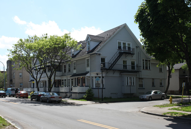 359-369 Alexander St in Rochester, NY - Foto de edificio - Building Photo