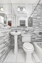 221 E 23rd St, Unit 15 in New York, NY - Building Photo - Building Photo