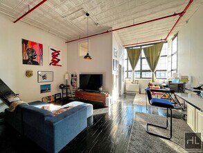 248 McKibbin St in Brooklyn, NY - Foto de edificio - Building Photo