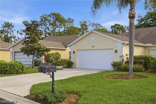 5778 Greenwood Cir in Naples, FL - Building Photo