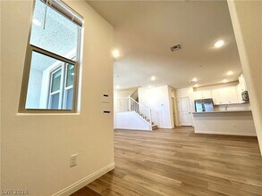 12480 Kings Crk Pl in Las Vegas, NV - Building Photo - Building Photo