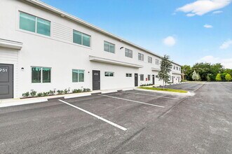 4949 Serafica Dr in Lake Worth Beach, FL - Building Photo - Building Photo
