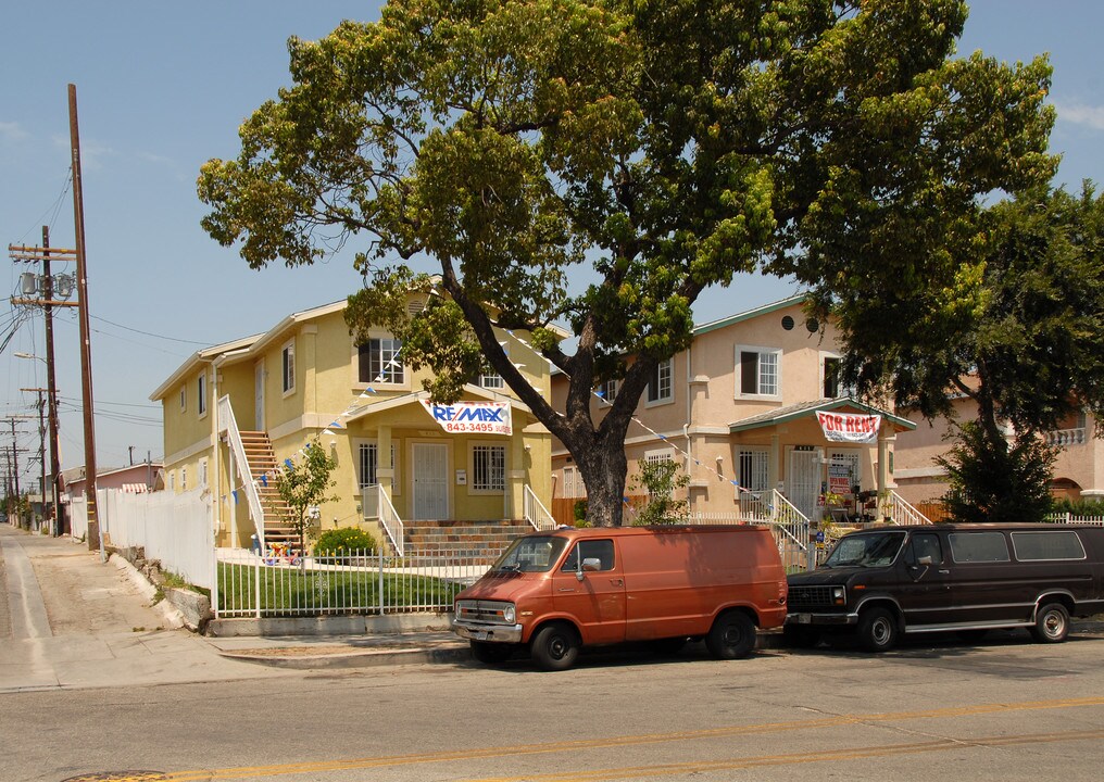 417 N Lorena St in Los Angeles, CA - Building Photo