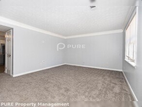 6528 Buffington Rd in Union City, GA - Building Photo - Building Photo