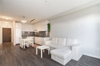 9366 Tomicki Ave in Richmond, BC - Building Photo - Building Photo