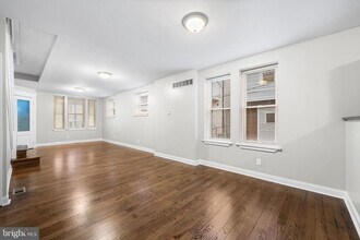 1240 S 56th St in Philadelphia, PA - Building Photo - Building Photo