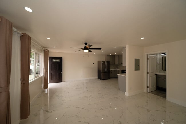 2074 Ho?olaule?a St in Pearl City, HI - Building Photo - Building Photo