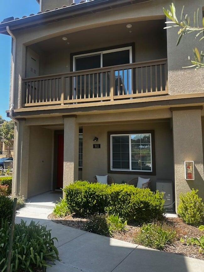 property at 911 Bay Leaf Dr