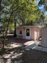 209 Strawberry Ln in Daytona Beach, FL - Building Photo