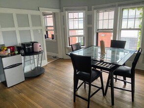 436 Prentis St, Unit 2 in Detroit, MI - Foto de edificio - Building Photo
