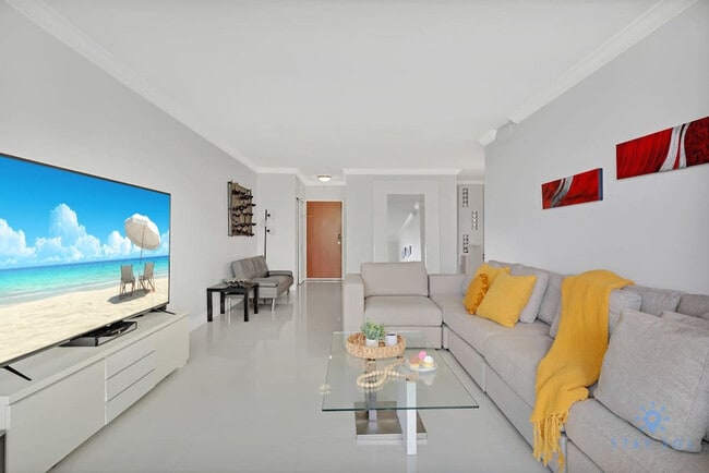 3801 S Ocean Dr in Hollywood, FL - Building Photo - Building Photo