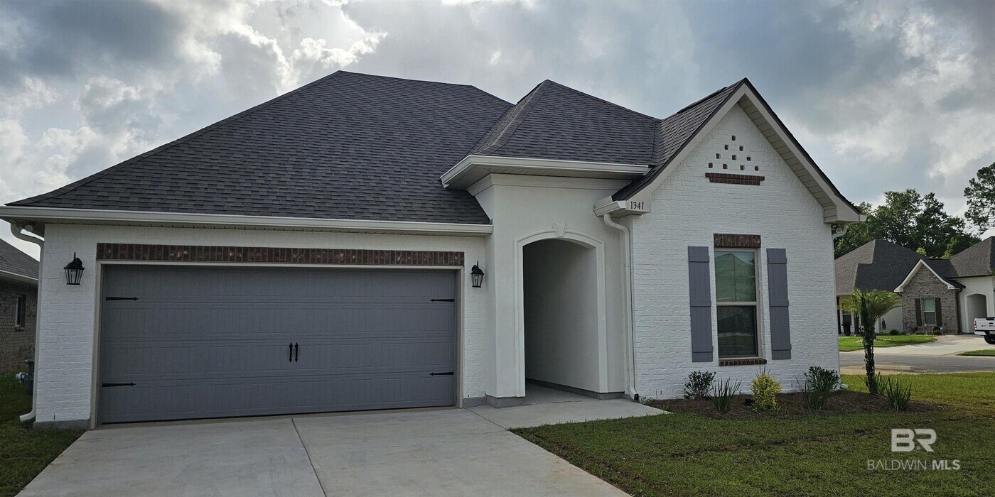1341 Aldon St in Foley, AL - Building Photo