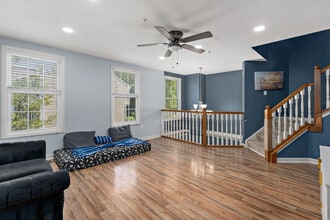 249 Persimmon Ln in Canonsburg, PA - Building Photo - Building Photo