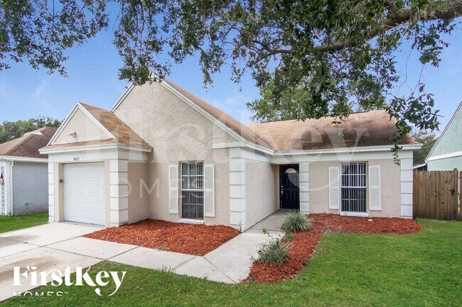 4071 Forecast Dr in Brandon, FL - Foto de edificio - Building Photo