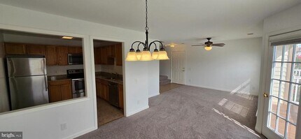 9262 Cardinal Forest Ln in Lorton, VA - Building Photo - Building Photo