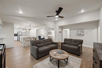 11708 Shoshone Dr in Austin, TX - Building Photo - Building Photo