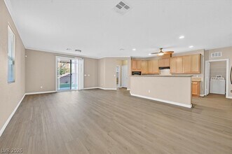 10020 S Natchez Trace St in Las Vegas, NV - Building Photo - Building Photo