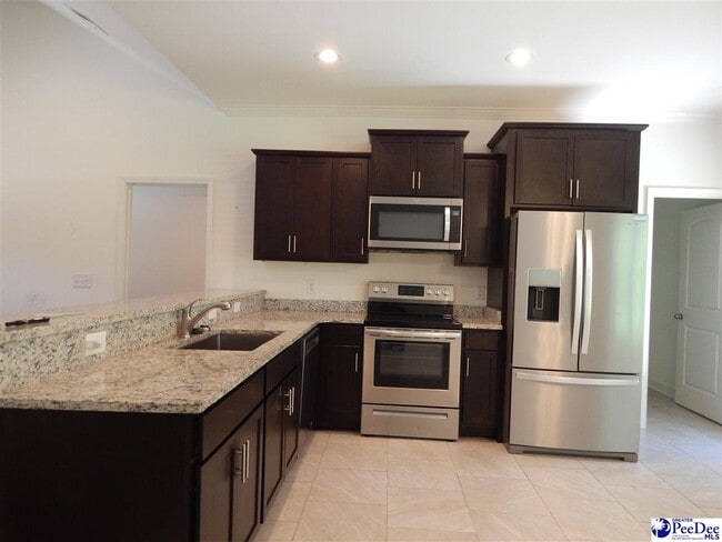 154 N Lakewood Dr in Florence, SC - Building Photo - Building Photo