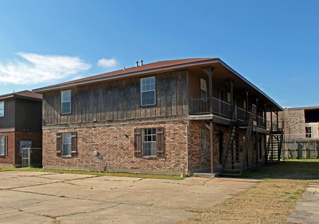 6816 Tara Ln in New Orleans, LA - Building Photo