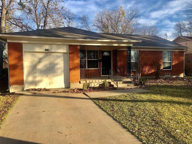 property at 2709 Highwood Dr