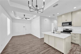 3309 Wolf Crk Ave-Unit -2 in McAllen, TX - Building Photo - Building Photo