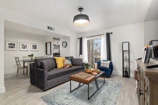 2360 SW Archer Rd in Gainesville, FL - Building Photo