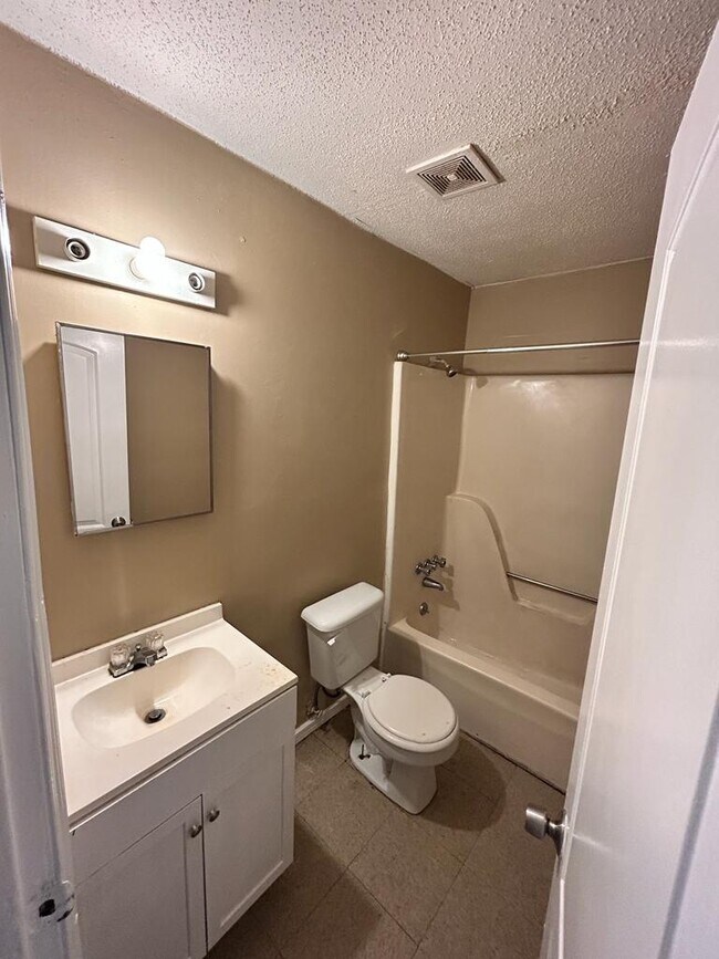 5366 Clinchport Cir in Memphis, TN - Building Photo - Building Photo