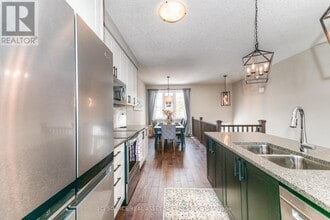 23 Drummond Dr in Kitchener, ON - Building Photo - Building Photo