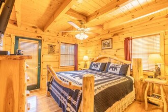 419 Sugar Mountain Way in Pigeon Forge, TN - Building Photo - Building Photo