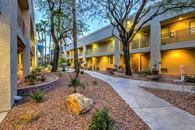 Boulder Palms in Las Vegas, NV - Building Photo - Building Photo