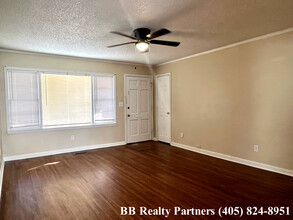 3720 S Louisville Ave in Tulsa, OK - Foto de edificio - Building Photo