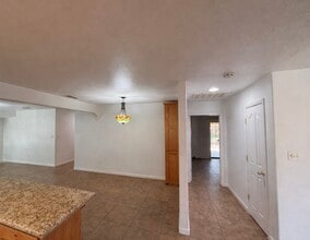 107 S Cottage St in Porterville, CA - Building Photo - Building Photo