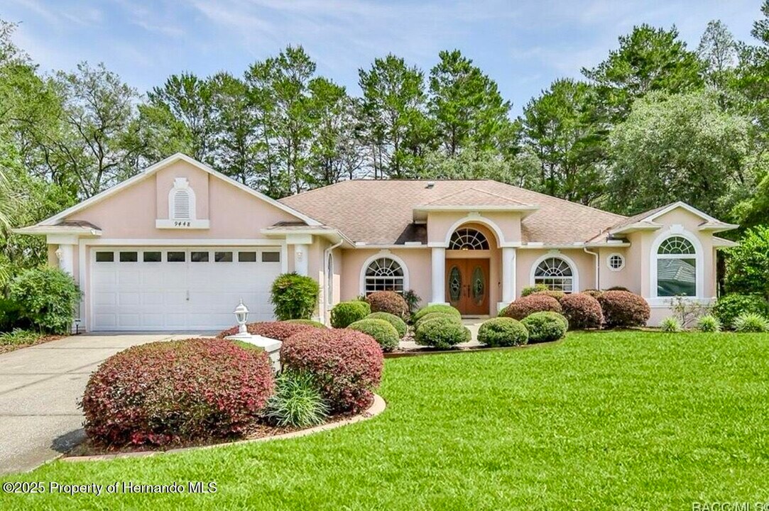 9448 Tooke Shore Dr in Spring Hill, FL - Building Photo