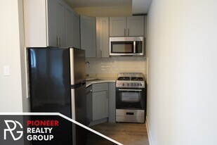 503 W Belmont Ave, Unit 5I in Chicago, IL - Building Photo