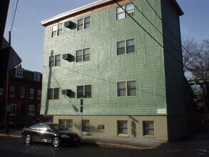 33 Medford St in Chelsea, MA - Building Photo - Building Photo