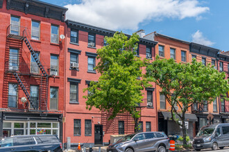 65 Atlantic Ave in Brooklyn, NY - Foto de edificio - Building Photo