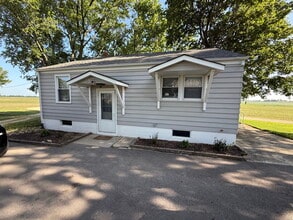 1N479 Schrader Rd in Maple Park, IL - Building Photo - Building Photo