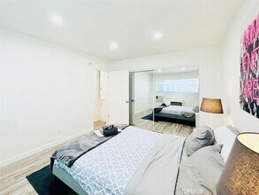 11825 National Blvd, Unit 5 in Los Angeles, CA - Building Photo - Building Photo