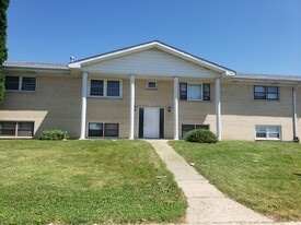 1320 E 38th St, Unit 12