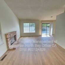 869 Maria Dr in Petaluma, CA - Building Photo - Building Photo