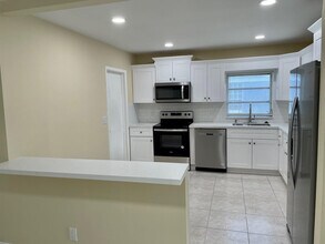 1160 SW 69th Ave in Plantation, FL - Building Photo - Building Photo